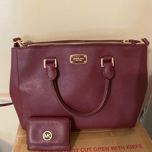 Michael Kors purse and wallet set